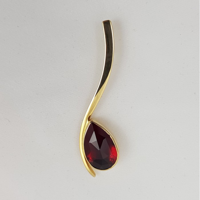 Pendentif or 750 millièmes Adriana Grenat de Perpignan poire